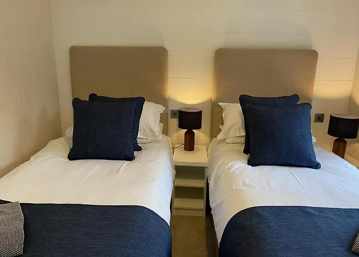 Lodge Holicarrs - Gingerlily