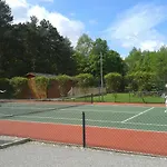 Hollicarrs - Gingerlily Lodge *