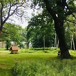 Hollicarrs - Gingerlily Lodge *