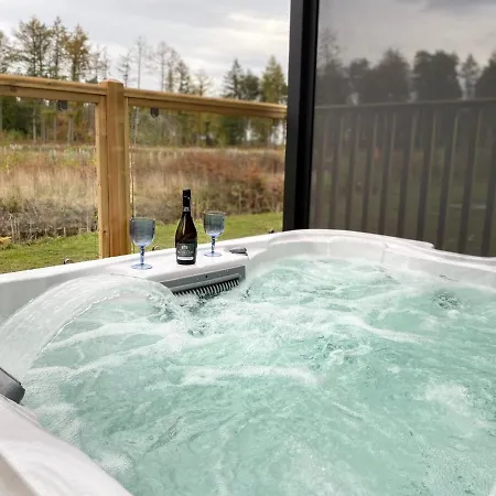 Holicarrs - Gingerlily Jaktstuga Riccall